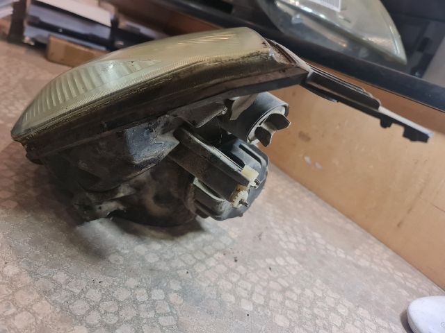 bontott FORD FIESTA V Bal Fényszóró