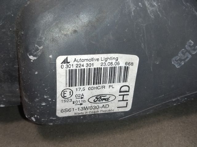 bontott FORD FIESTA V Bal Fényszóró