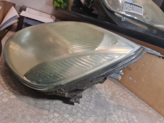 bontott FORD FIESTA V Bal Fényszóró