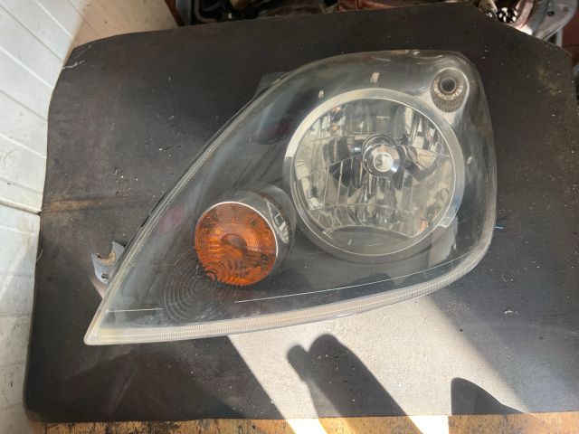 bontott FORD FIESTA V Bal Fényszóró