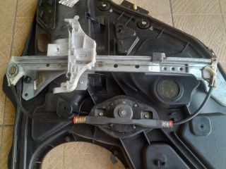 bontott FORD FIESTA V Bal hátsó Ablakemelő Szerkezet (Mechanikus)