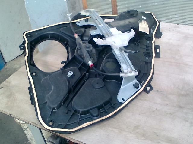 bontott FORD FIESTA V Bal hátsó Ablakemelő Szerkezet (Mechanikus)