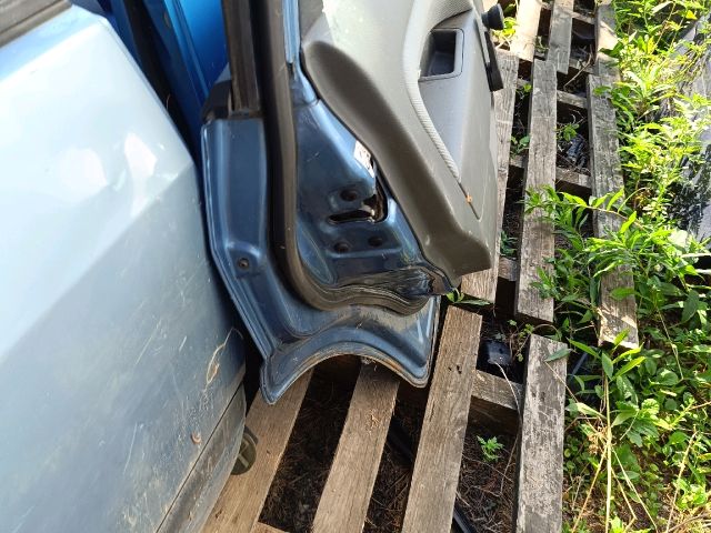 bontott FORD FIESTA V Bal hátsó Ajtó (Részeivel)