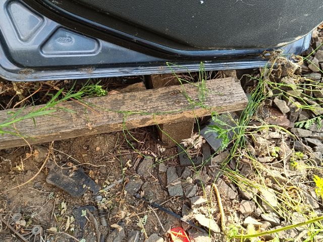 bontott FORD FIESTA V Bal hátsó Ajtó (Részeivel)