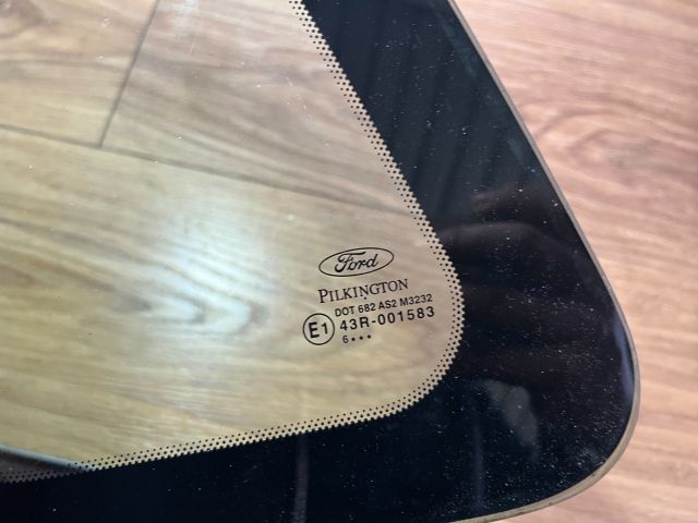 bontott FORD FIESTA V Bal hátsó Fixüveg (Ajtóban)