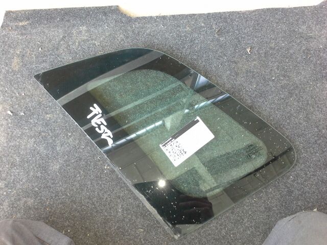 bontott FORD FIESTA V Bal hátsó Fixüveg (Ajtóban)