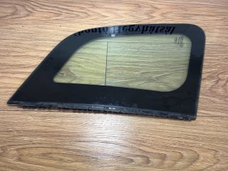 bontott FORD FIESTA V Bal hátsó Fixüveg (Ajtóban)