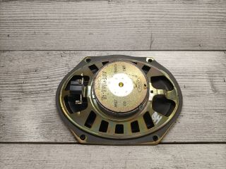 bontott FORD FIESTA V Bal hátsó Hangszóró