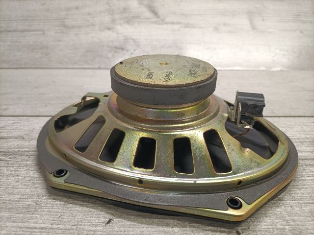 bontott FORD FIESTA V Bal hátsó Hangszóró