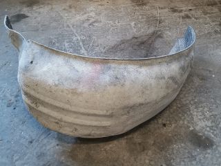 bontott FORD FIESTA V Bal hátsó Hátsó Dobbetét (Kerékjárati, Műanyag)