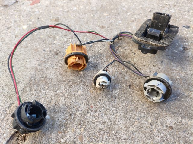 bontott FORD FIESTA V Bal Hátsó Lámpa Foglalat