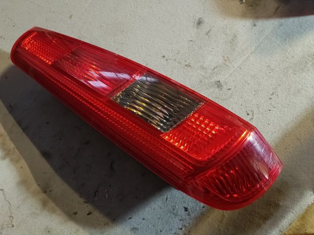 bontott FORD FIESTA V Bal Hátsó Lámpa