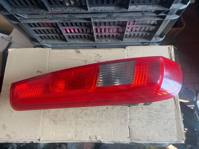 bontott FORD FIESTA V Bal Hátsó Lámpa