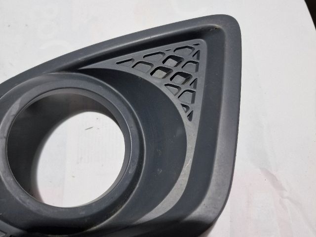 bontott FORD FIESTA V Bal Ködfényszóró Lámpakeret