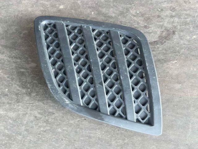 bontott FORD FIESTA V Bal Ködlámpa Rács