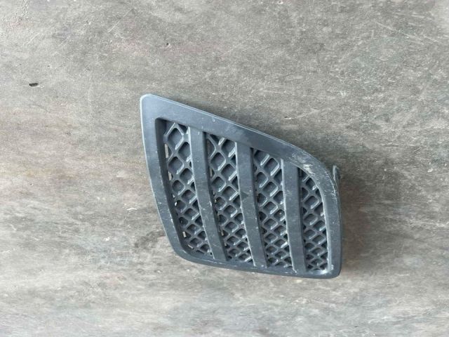 bontott FORD FIESTA V Bal Ködlámpa Rács