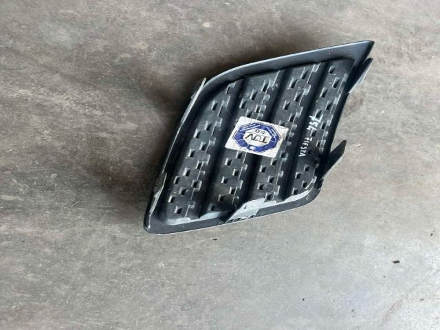 bontott FORD FIESTA V Bal Ködlámpa Rács