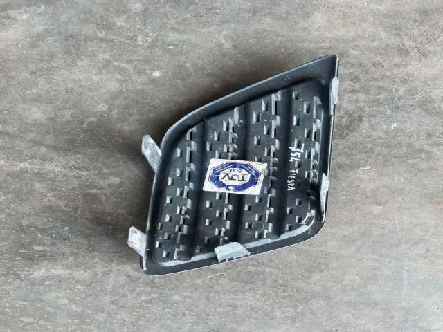 bontott FORD FIESTA V Bal Ködlámpa Rács