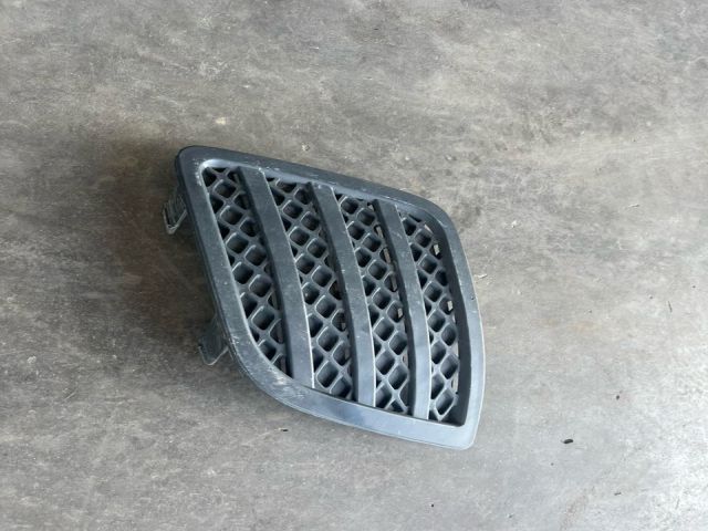 bontott FORD FIESTA V Bal Ködlámpa Rács