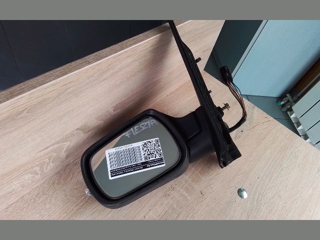 bontott FORD FIESTA V Bal Visszapillantó Tükör (Elektromos)