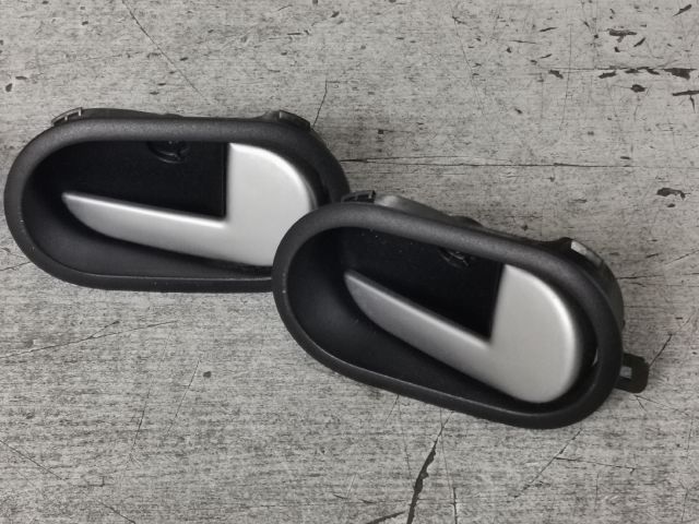 bontott FORD FIESTA V Belső Kilincs Szett