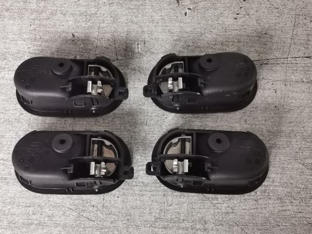 bontott FORD FIESTA V Belső Kilincs Szett