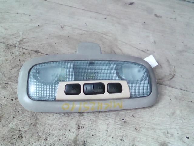 bontott FORD FIESTA V Beltér Világítás Első