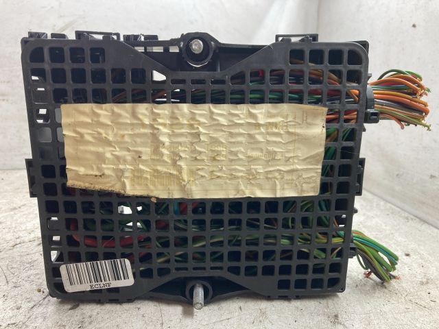 bontott FORD FIESTA V Biztosítéktábla Doboz