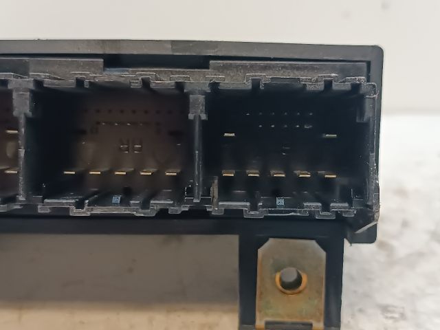 bontott FORD FIESTA V Biztosítéktábla Utastér