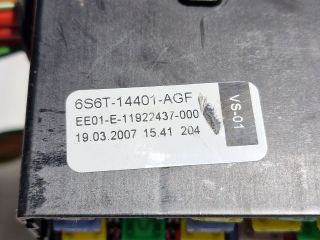 bontott FORD FIESTA V Biztosítéktábla Utastér