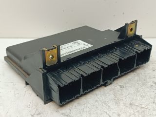 bontott FORD FIESTA V Biztosítéktábla Utastér