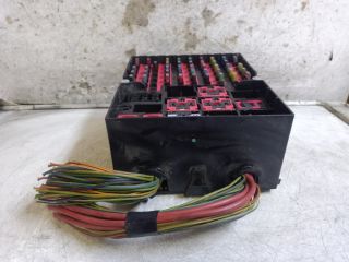 bontott FORD FIESTA V Biztosítéktábla Utastér