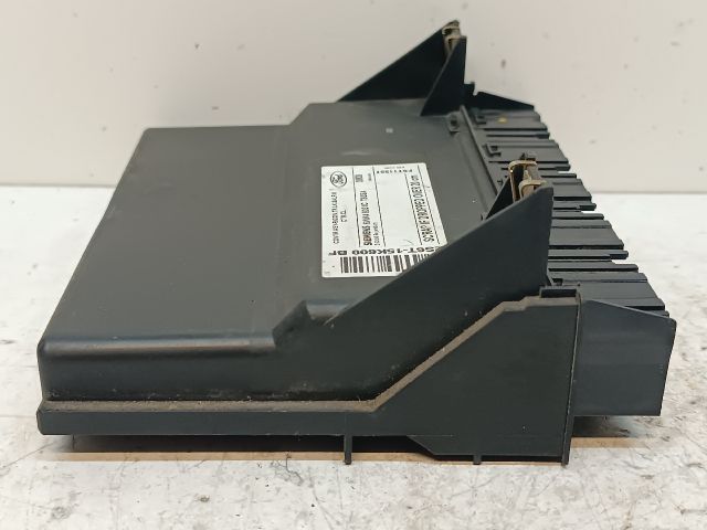 bontott FORD FIESTA V Biztosítéktábla Utastér