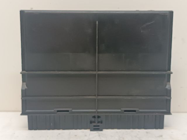 bontott FORD FIESTA V Biztosítéktábla Utastér