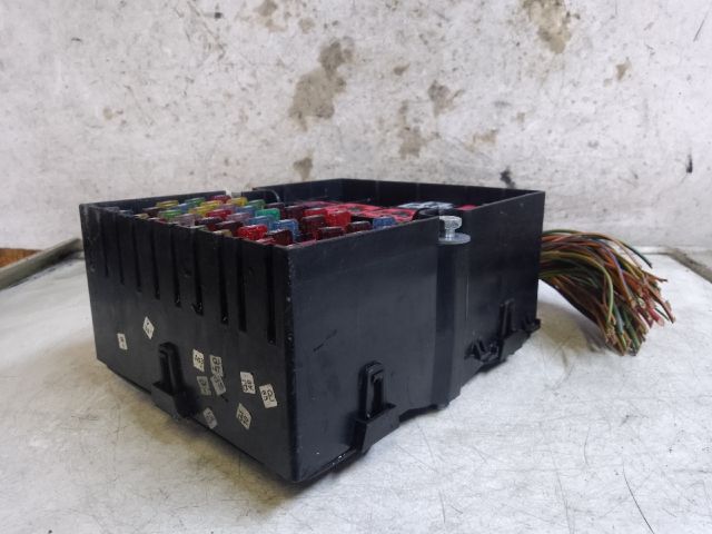 bontott FORD FIESTA V Biztosítéktábla Utastér