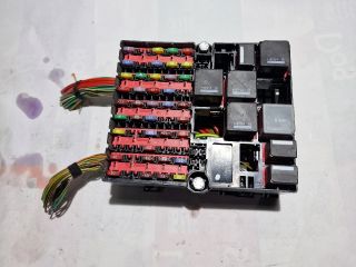 bontott FORD FIESTA V Biztosítéktábla Utastér