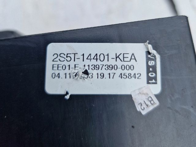 bontott FORD FIESTA V Biztosítéktábla Utastér