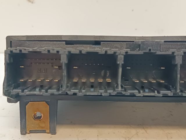 bontott FORD FIESTA V Biztosítéktábla Utastér