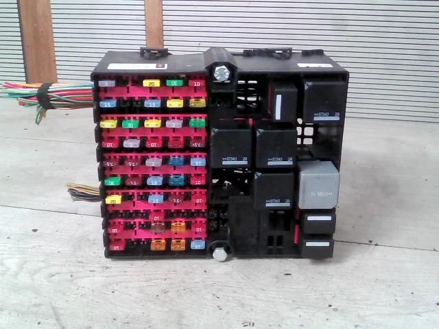 bontott FORD FIESTA V Biztosítéktábla Utastér