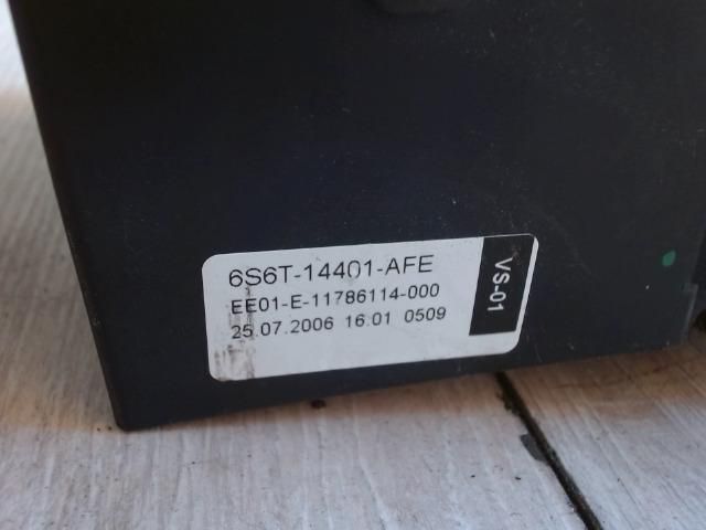 bontott FORD FIESTA V Biztosítéktábla Utastér