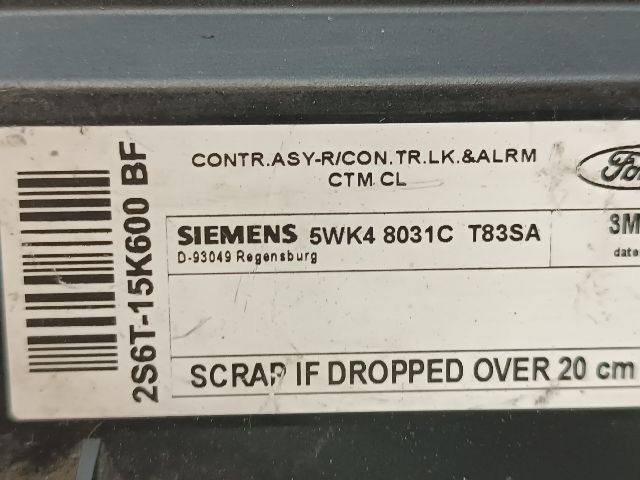 bontott FORD FIESTA V Biztosítéktábla Utastér