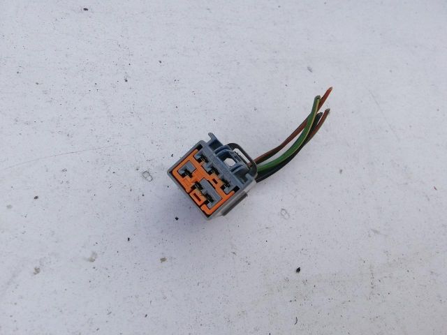 bontott FORD FIESTA V Csatlakozó