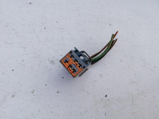 bontott FORD FIESTA V Csatlakozó