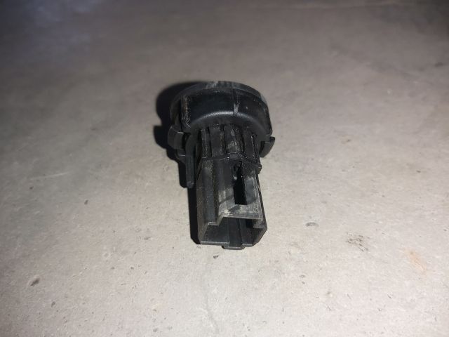 bontott FORD FIESTA V Csomagtér Nyitó Kar / Gomb