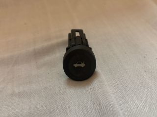 bontott FORD FIESTA V Csomagtér Nyitó Kar / Gomb