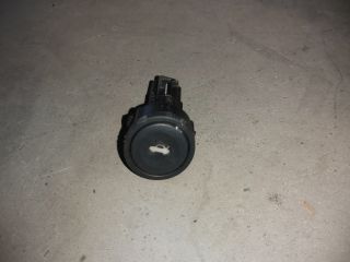 bontott FORD FIESTA V Csomagtér Nyitó Kar / Gomb