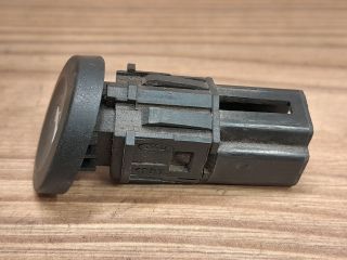 bontott FORD FIESTA V Csomagtér Nyitó Kar / Gomb