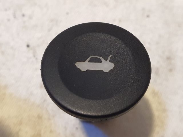 bontott FORD FIESTA V Csomagtérajtó Kapcsoló