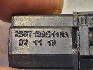 bontott FORD FIESTA V Csomagtérajtó Kapcsoló