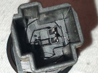 bontott FORD FIESTA V Csomagtérajtó Kapcsoló